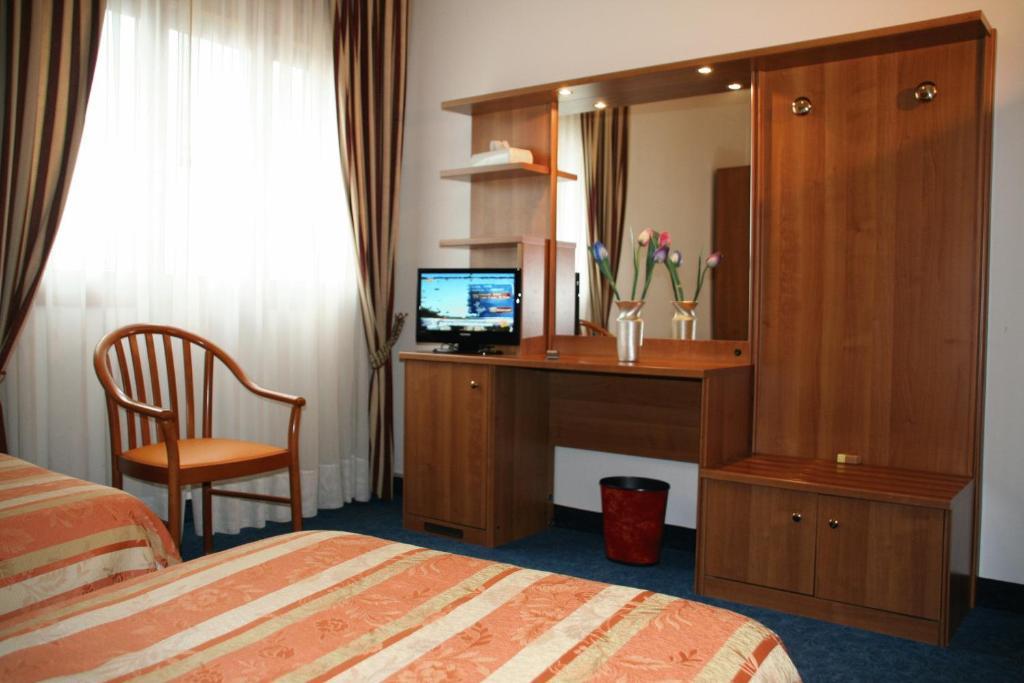 Hotel Kristall San Donà di Piave Oda fotoğraf